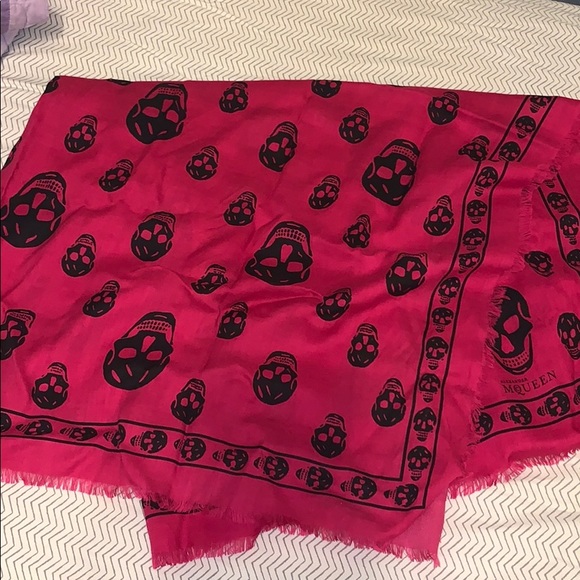 Alexander McQueen Accessories - Alexander McQueen hot pink skull scarf